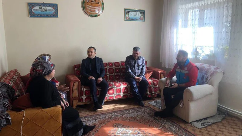 Divriği Kaymakamlığı'ndan Depremzede Ailelere Ziyaret