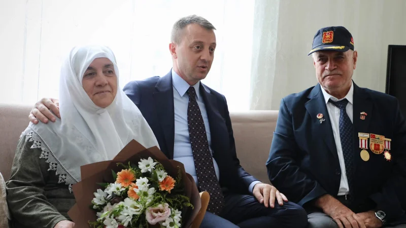 Dulkadiroğlu Kaymakamı Aytemür'den Dünya Yaşlılar Günü'nde Anlamlı Ziyaretler