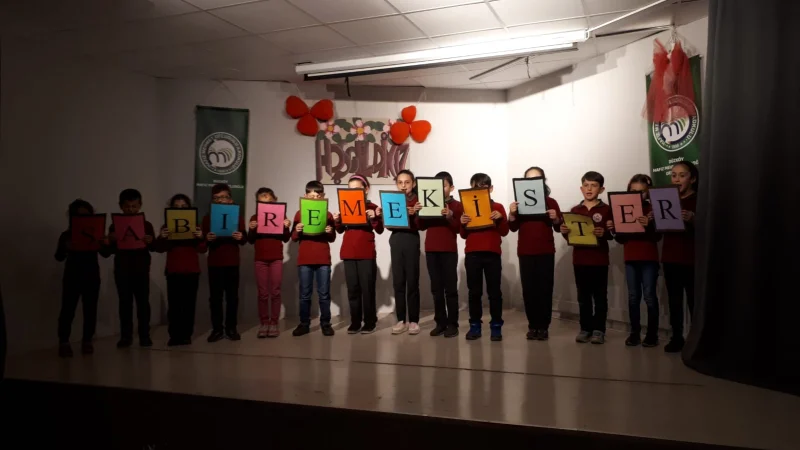 Düzköy'de Erdemli Gelecek Projesi'nin Sabır Temalı Etkinlikleri Başladı