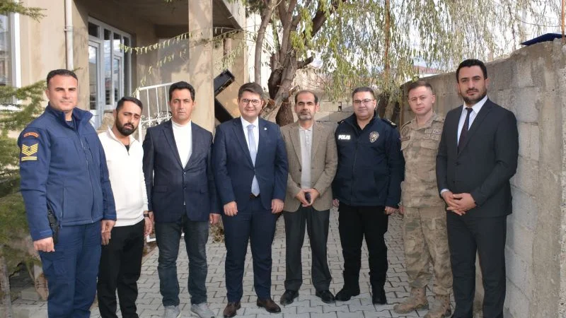 Edremit Kaymakamı Ömer Ahmet Özdemir Şehit ve Gazi Ailelerini Ziyaret Etti