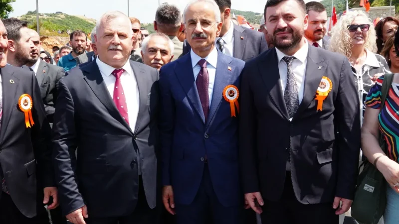 Esenköy-Armutlu Tüneli Ulaşıma Açıldı: Yol Süresi Yarıya İndi