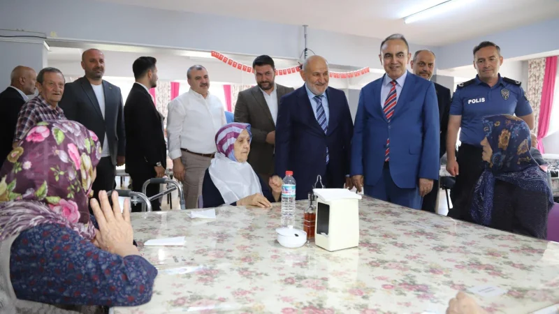 Hendek'te Kurban Bayramı Bayramlaşma Programı Gerçekleştirildi