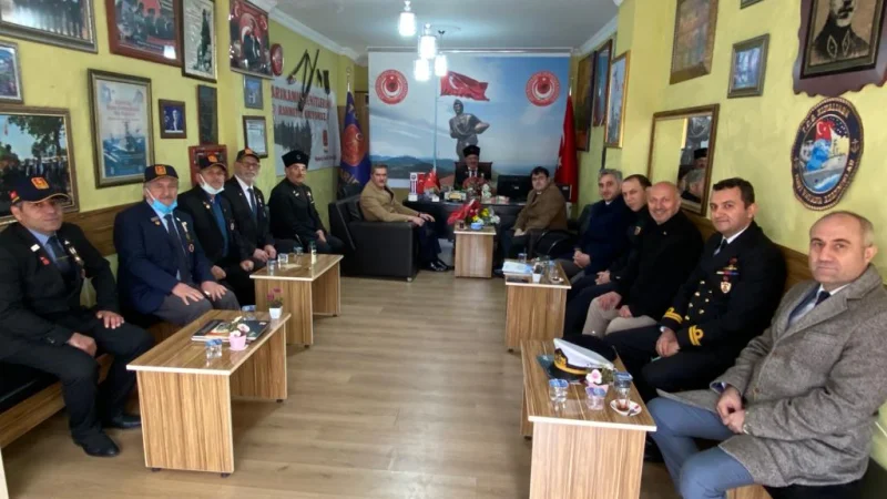 Hopa'da Gaziler Derneği'ne Anlamlı Ziyaret