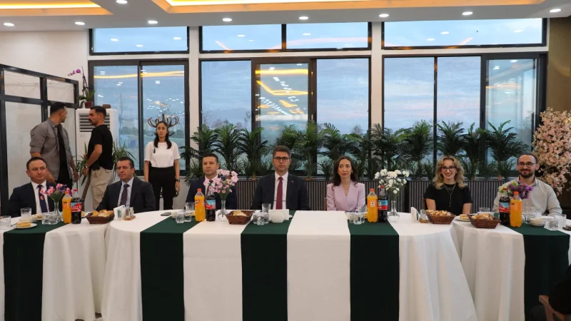 İzmir Menderes'e Atanan Erciş Kaymakamı Murat Karaloğlu İçin Veda Yemeği Düzenlendi
