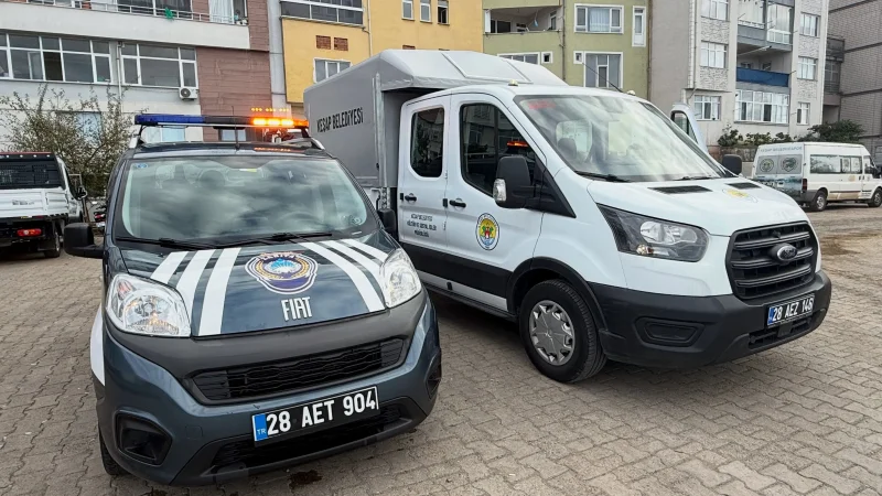 Keşap Belediyesi Araç Filosunu İki Yeni Hizmet Aracıyla Güçlendirdi
