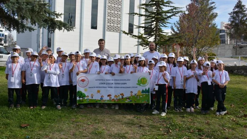 Kütahya'da 'Lider Çocuk Tarım Kampı' ile Geleceğin Üreticileri Yetişiyor