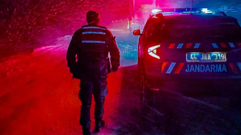 Malatya'da Kar Esareti: Jandarma Mahsur Kalan 47 Kişiyi Kurtardı