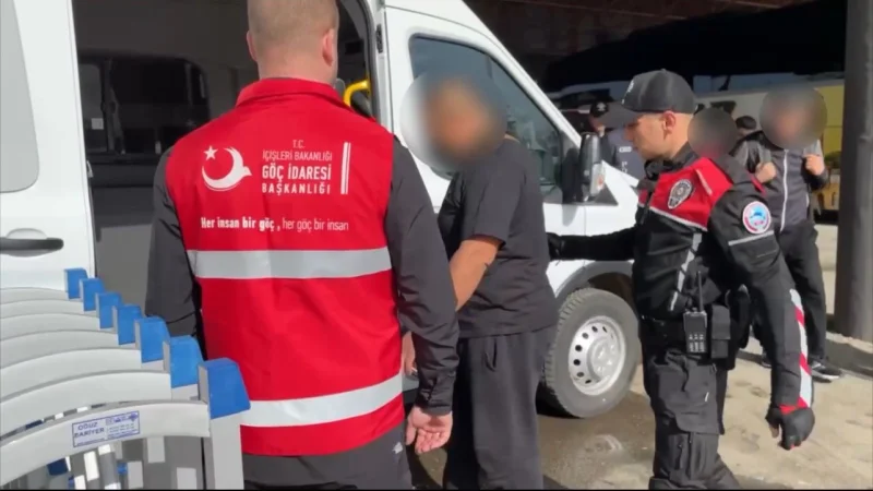 Manisa'da Düzensiz Göçle Mücadele Bayram Tatilinde de Sürüyor