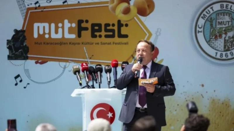 Mersin'de 64. Karacaoğlan Kayısı Kültür ve Sanat Festivali Coşkuyla Kutlandı