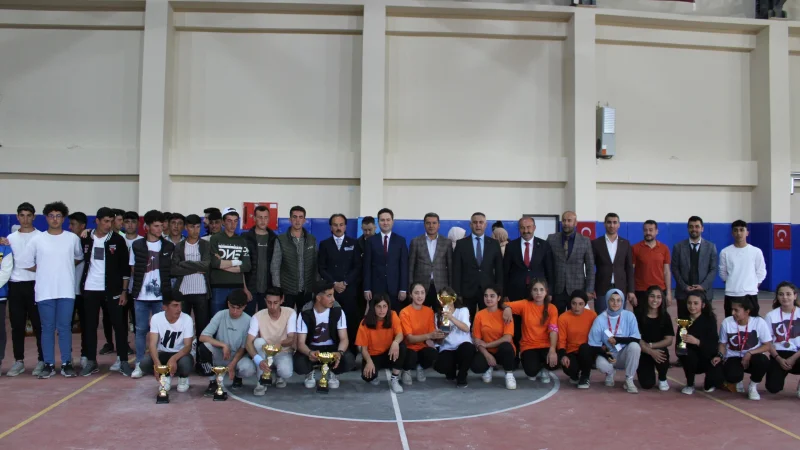 Muş Korkut'ta 19 Mayıs Coşkusu: Gençler Sporla Yarıştı
