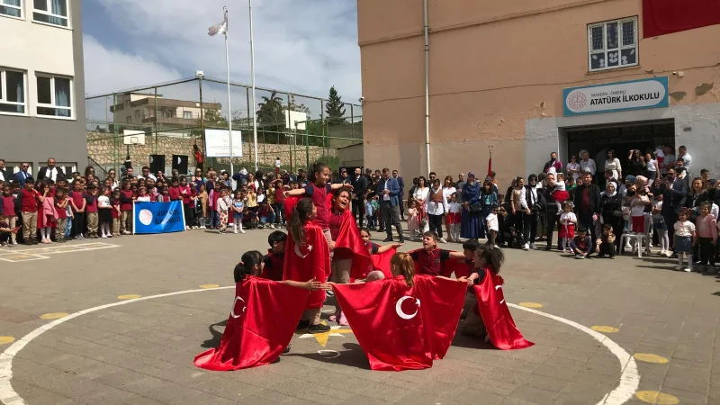 Ömerli'de 23 Nisan Coşkusu: Ulusal Egemenlik ve Çocuk Bayramı Törenlerle Kutlandı