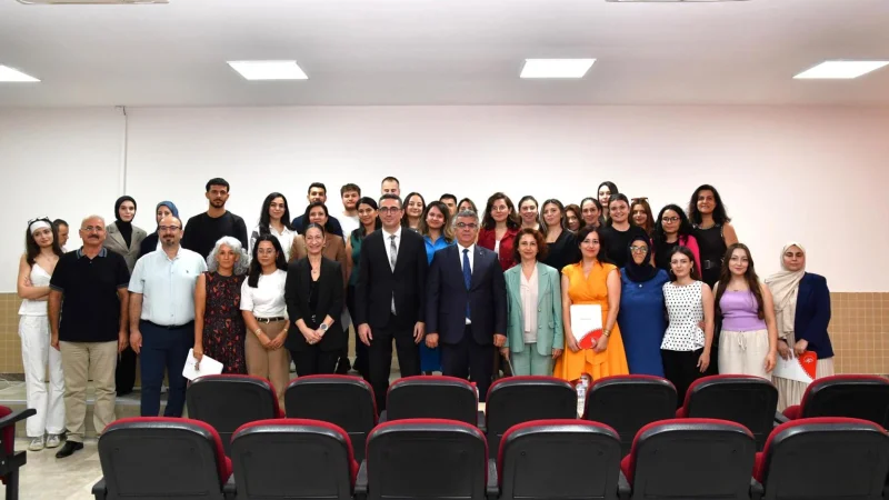 Osmaniye'de TÜBİTAK 2209 Projelerinde Başarı Gösteren Akademisyenlere Belgeleri Verildi