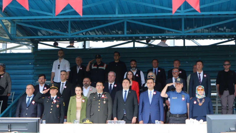 Pamukova'da 19 Mayıs Coşkusu: Atatürk Stadı'nda Kutlama Programı Düzenlendi