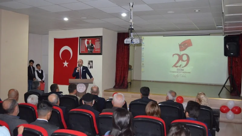 Pülümür'de 29 Ekim Cumhuriyet Bayramı'nın 99. Yılı Coşkuyla Kutlandı