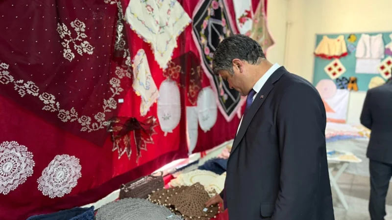 Refahiye'de Hayat Boyu Öğrenme Haftası Yıl Sonu Sergisi Açıldı