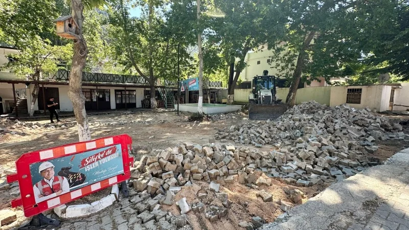 Silifke Belediyesi'nden Gökbelen Mahallesi'ne Yeni Meydan Düzenlemesi
