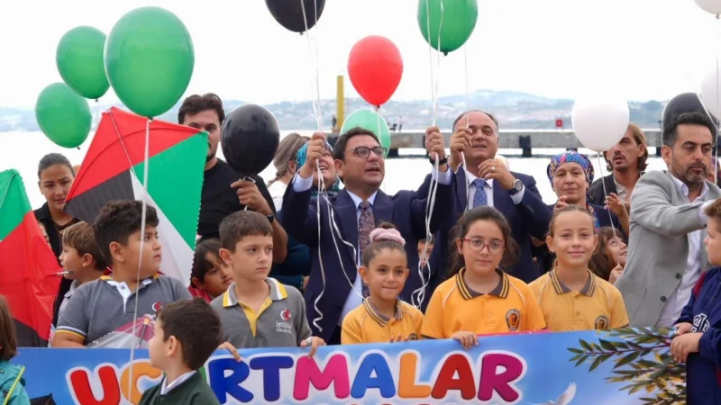Sinop'ta Öğrenciler Gazzeli Çocuklar İçin Uçurtma Uçurdu