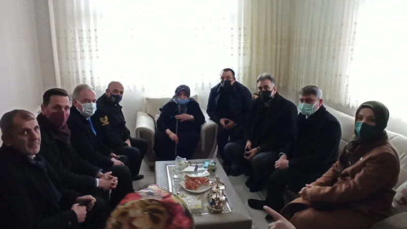 Sürmene'de Protokolden Şehit Annesine Vefa Ziyareti