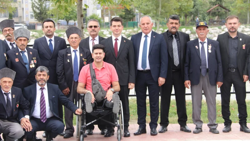 Taşova'da 19 Eylül Gaziler Günü Çelenk Sunma Töreni ile Kutlandı