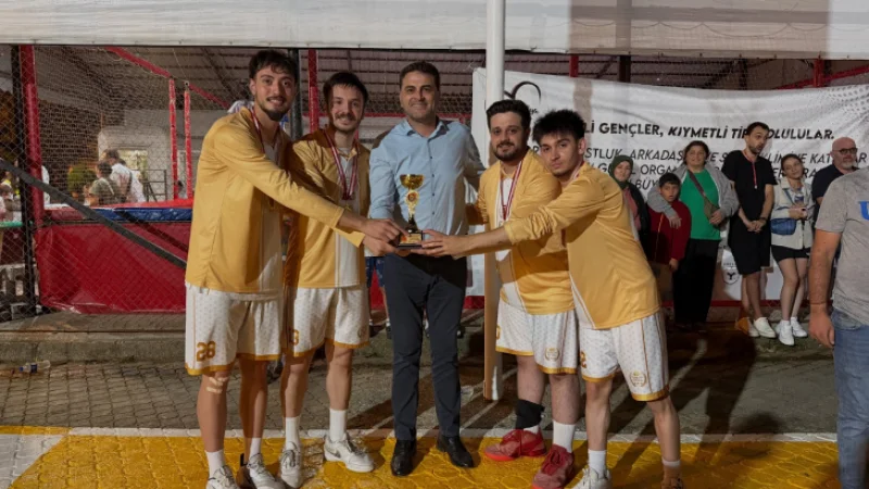 Tirebolu'da Yaz Etkinlikleri Sona Erdi: Sokak Basketbolu ve Plaj Voleybolu Şampiyonları Belli Oldu