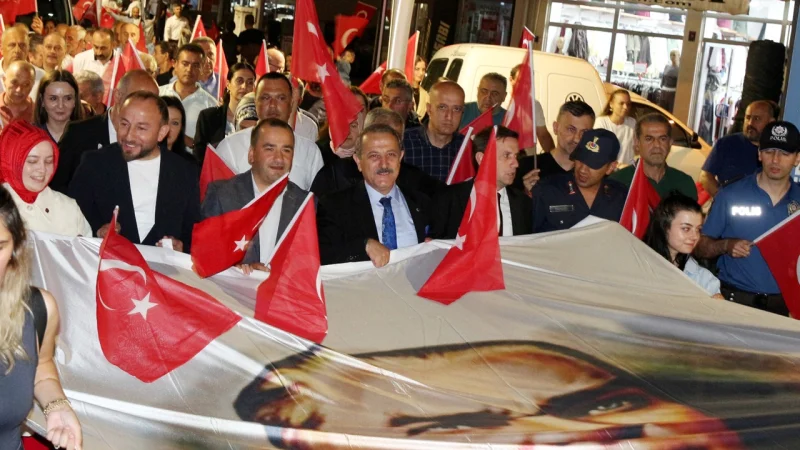 Trabzon Vakfıkebir'de 15 Temmuz Demokrasi ve Milli Birlik Günü Coşkuyla Anıldı