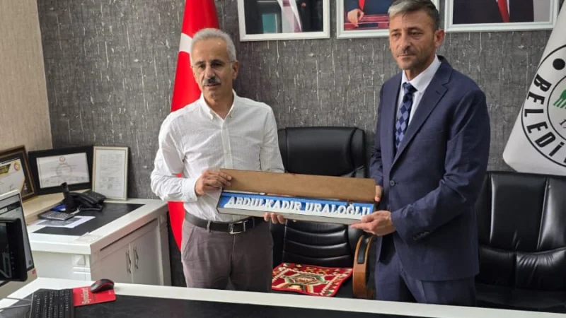 Ulaştırma ve Altyapı Bakanı Uraloğlu'ndan Sinanpaşa Belediyesi'ne Ziyaret