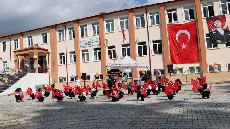 Uluborlu'da İlköğretim Haftası Coşkuyla Kutlandı