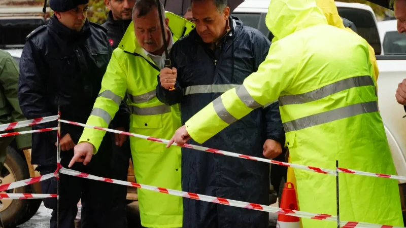 Yalova Valisi Usta Armutlu'da Selzede Esnafı Ziyaret Etti