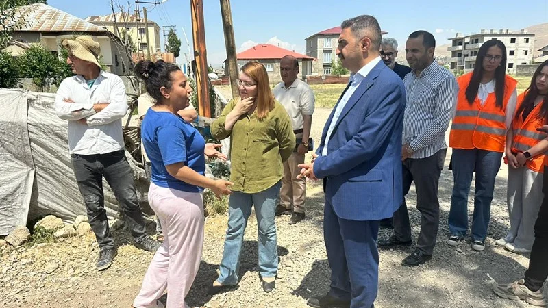 Yüksekova'da 4.5 Kilometrelik Yol İçin Asfalt Çalışması Başlıyor