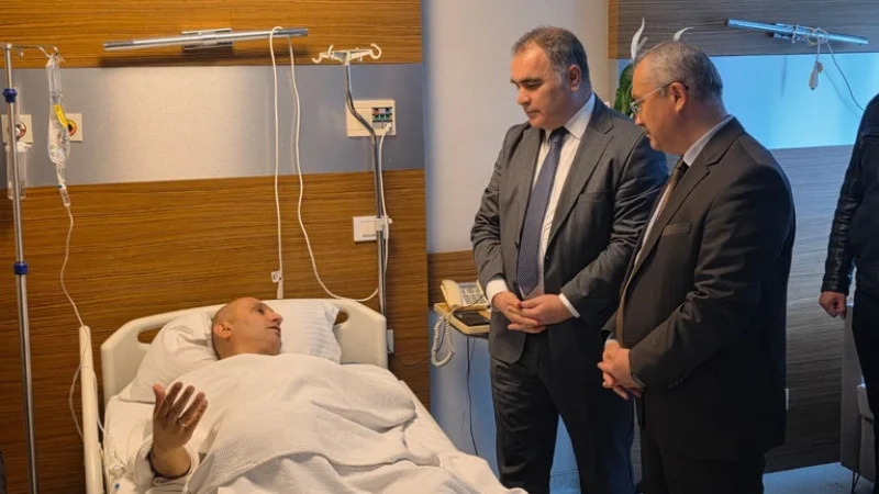 Afyonkarahisar'da Vali Yardımcısı ve İl Müdüründen Gazi İsmail Kumartaşlı'ya Hastane Ziyareti
