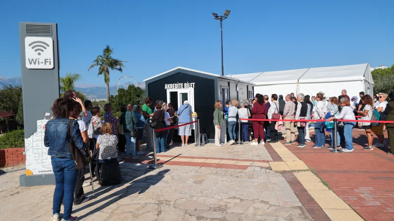 Antalya'da Altın Portakal biletlerine yoğun ilgi: Ek seanslar açıldı