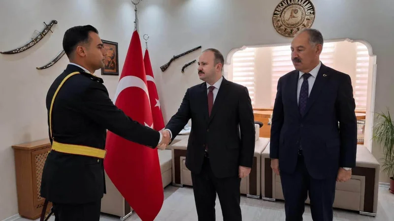 Arpaçay'da 30 Ağustos Zafer Bayramı Coşkusu: Tebrikler Kabul Edildi