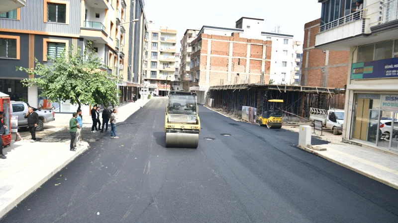 Bismil'de Akpınar Caddesi Asfaltlanıyor