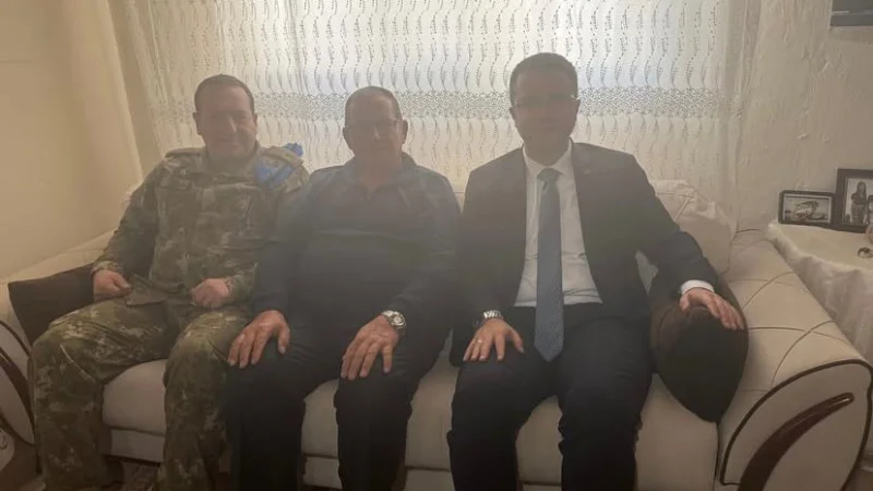 Bozcaada Kaymakamı Altunay'dan Kıbrıs Gazisi Şenol'a Ziyaret