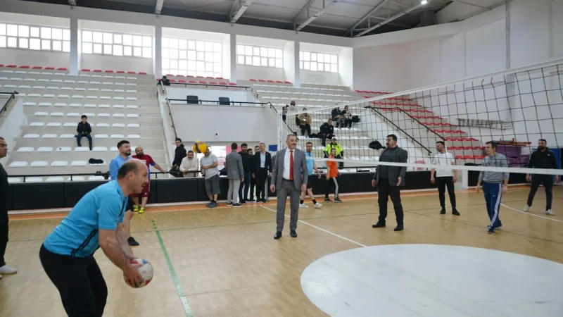 Çatalpınar'da Kurumlar Arası Voleybol Turnuvası Heyecanı Sürüyor