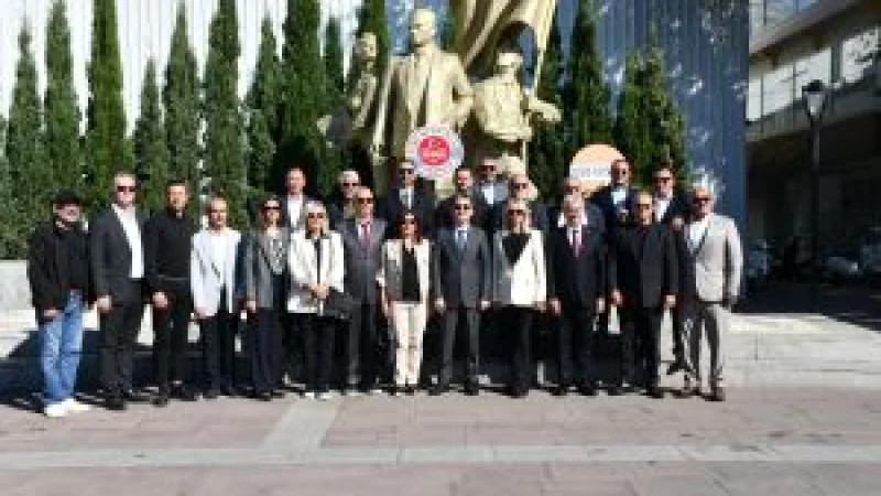 Çeşme'de 19 Ekim Muhtarlar Günü Dolayısıyla Tören Düzenlendi