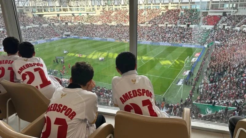 Diyarbakır'da Çocuk Evlerinde Kalan Çocuklar Amedspor Maçında Buluştu