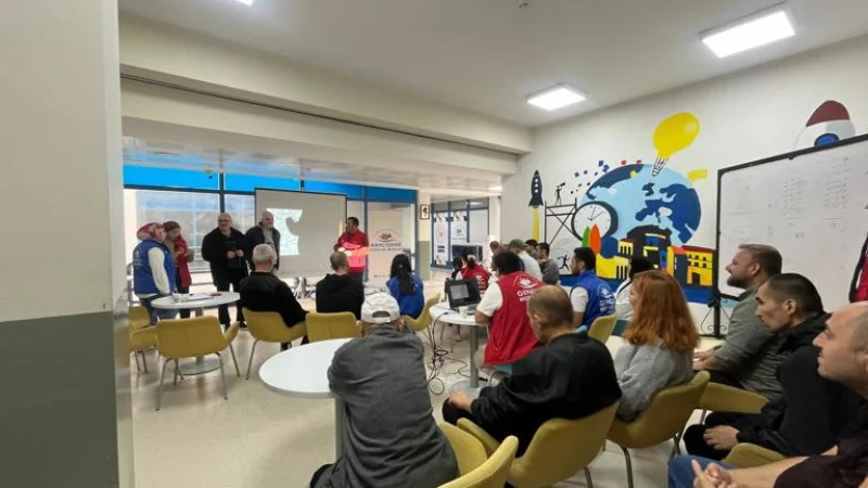 Düzce'de Engelsiz Yaşam Merkezi Sakinleri ve Genç Gönüllüler Bilgi Yarışmasında Buluştu