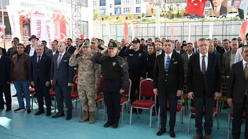 Elazığ'ın Palu İlçesinde Mehmet Çetin Ortaokulu Törenle Hizmete Açıldı