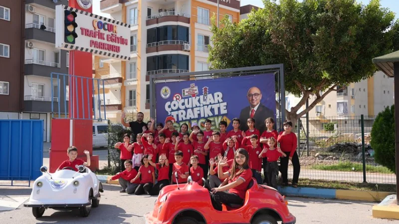 Erdemli'de Çocuklara Eğlenceli Trafik Eğitimi: 8 Bin Öğrenci Parkurda Buluştu