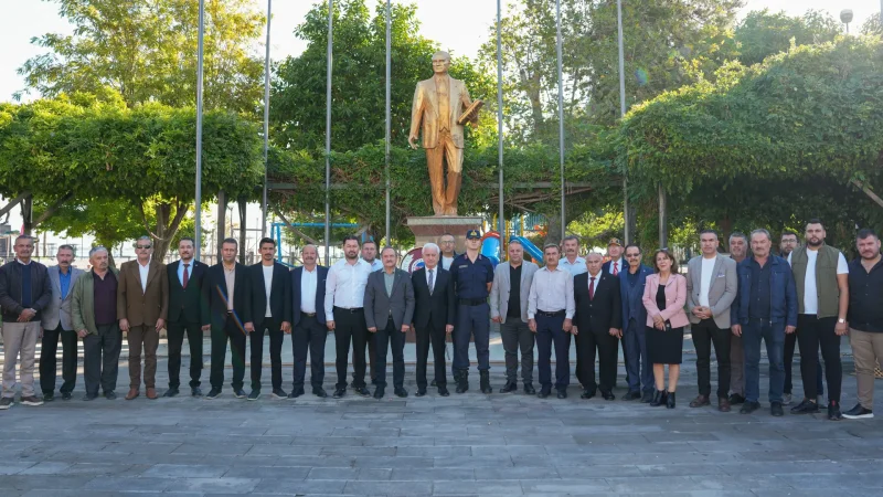 Finike’de 19 Ekim Muhtarlar Günü Çelenk ve Kahvaltı Programıyla Kutlandı