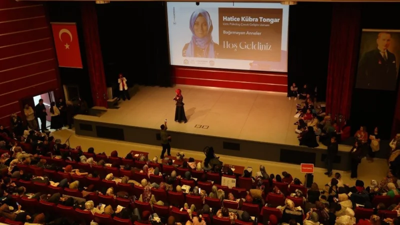 Gebze'de 'Bağırmayan Anneler' Söyleşisi Gerçekleştirildi