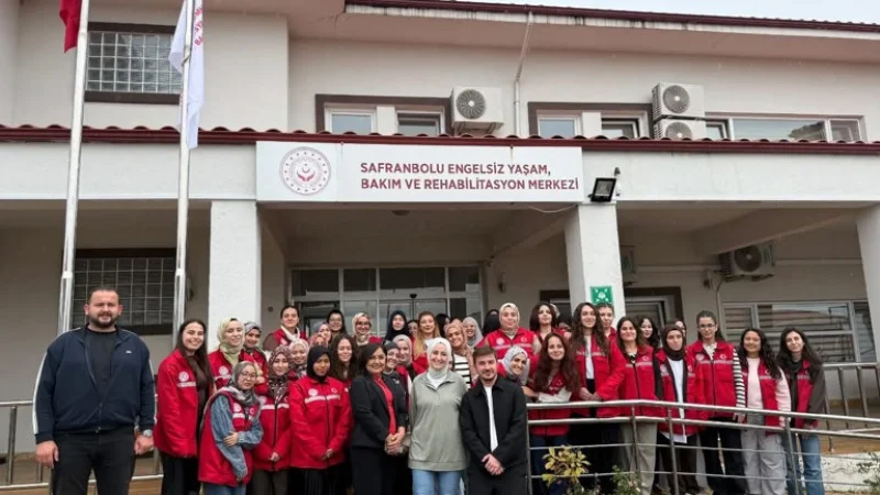 Gençlik ve Spor Bakanlığı Damla Gönüllülük Hareketi Ekibi Safranbolu'da Engelsiz Yaşam Merkezini Ziyaret Etti