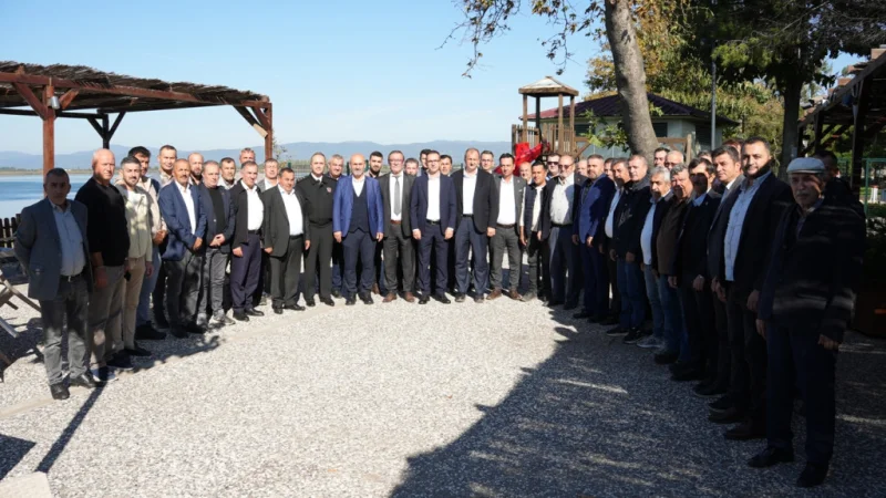 İznik'te 19 Ekim Muhtarlar Günü Dolayısıyla Kahvaltı Programı Düzenlendi