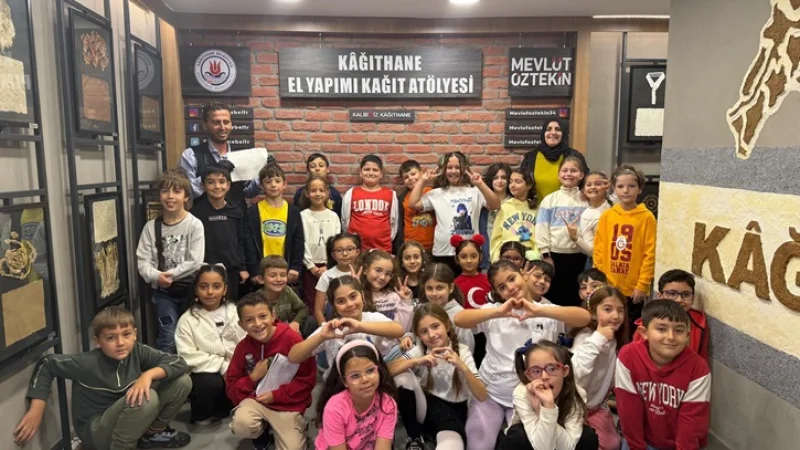 Kağıthane'de Çocuklar El Yapımı Kağıt Atölyesi ile Geri Dönüşümü Öğreniyor