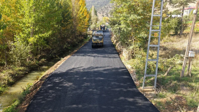 Kahramanmaraş'ta Göksun'un Kırsal Mahallesinde Asfalt Çalışması Başlatıldı