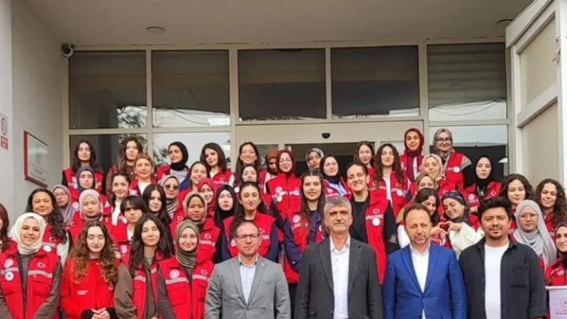 Karabük'te Gençlerden Huzurevine Anlamlı Ziyaret: Kuşaklararası Gönül Köprüsü