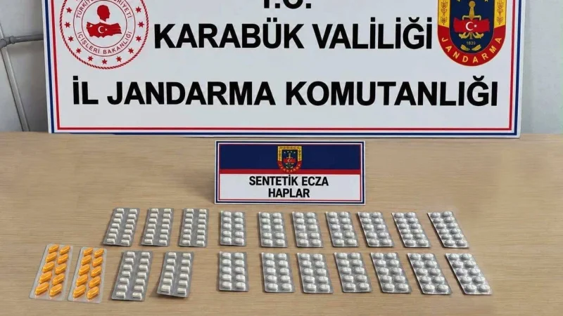 Karabük'te Jandarmadan Uyuşturucu Operasyonu: 230 Sentetik Hap Ele Geçirildi