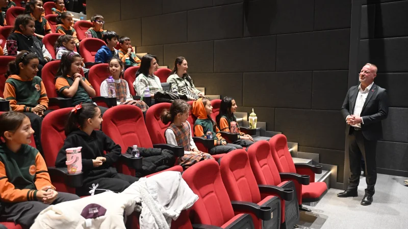 Karacabey'de Kent Sineması Kapılarını Öğrencilerle Açtı