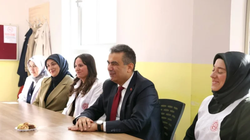 Kastamonu'da Eğitim Yöneticileri Tosya Atatürk İlkokulu Öğretmenleriyle Buluştu